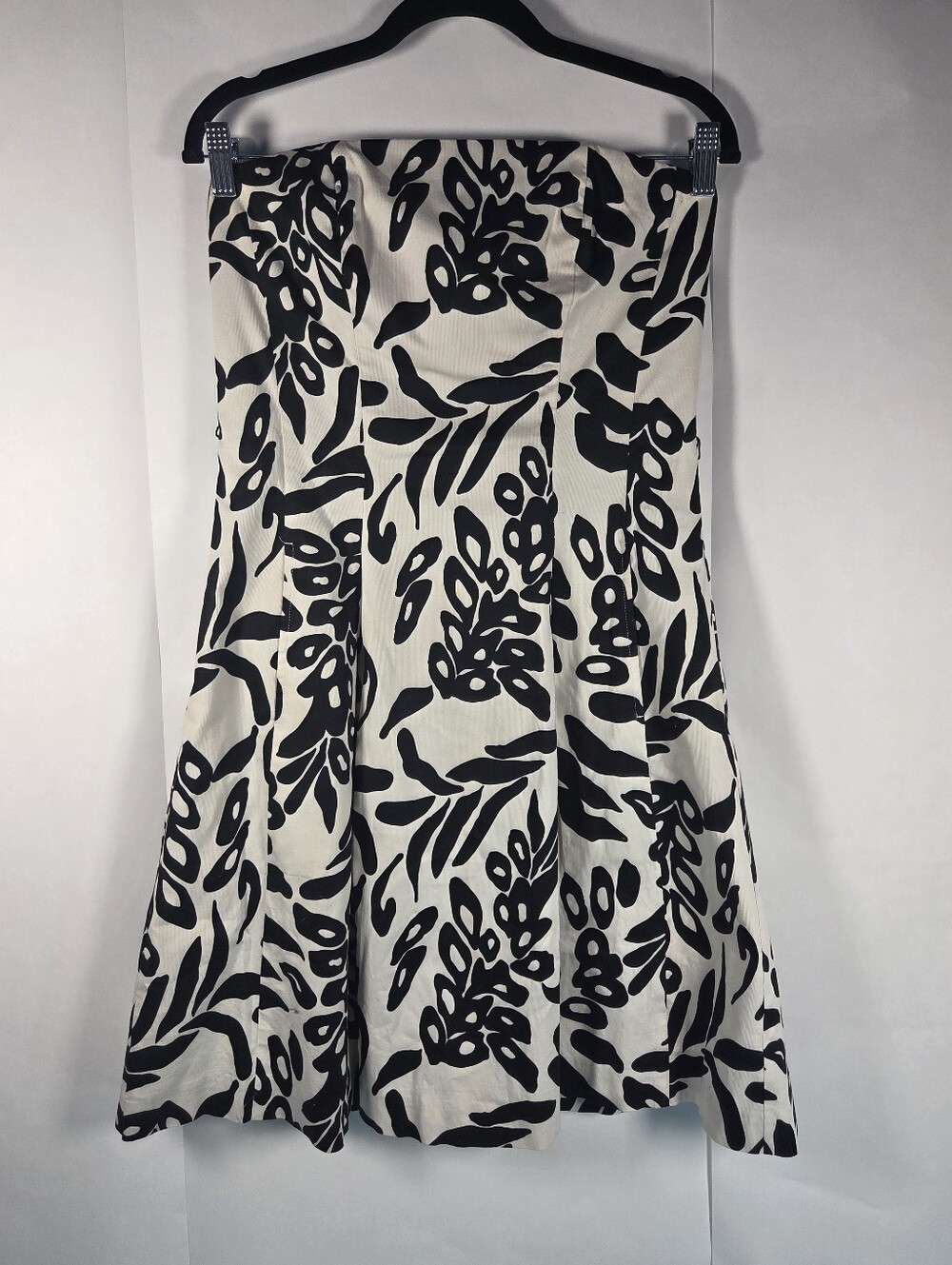 White House Black Market Black & White Strapless Floral Dress